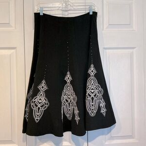 🌹 Sunny Leigh Black Embroidered Skirt - 12P